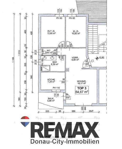 Grundriss der Wohnung mit Wohnzimmer, Küche, Schlafzimmern und Balkon.