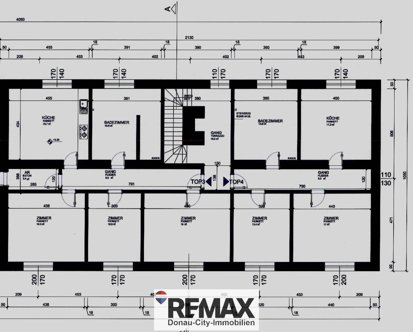 Grundrissplan für mehrere Wohneinheiten mit Zimmern, Bädern und Küchen.