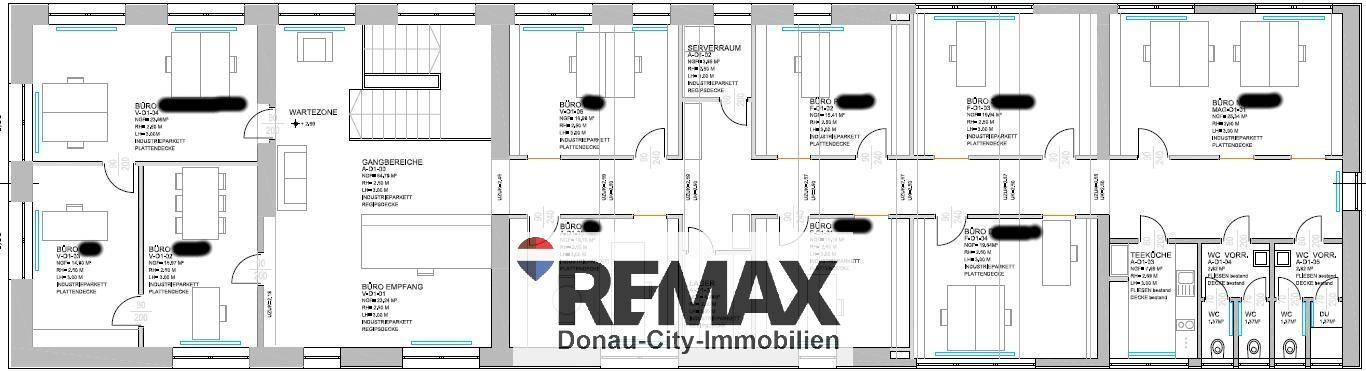 Detaillierter Grundrissplan einer Gewerbefläche mit mehreren Büros und Sanitäranlagen.