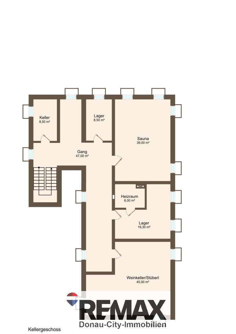 Grundriss des Kellergeschosses mit Weinkeller, Sauna, Lagerflächen und Heizraum, ideal für Wellness und Lagerung.