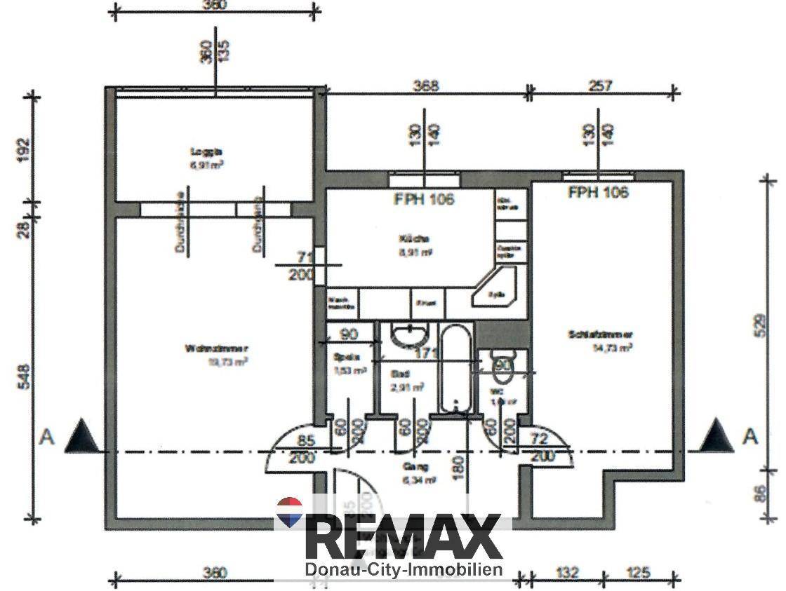 Grundriss einer Wohnung mit Loggia, Wohnzimmer, Schlafzimmer und Bad.