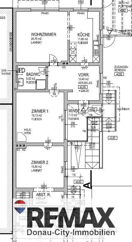 Grundriss des Erdgeschosses mit Wohnzimmer, Küche, zwei Schlafzimmern und Bad/WC.