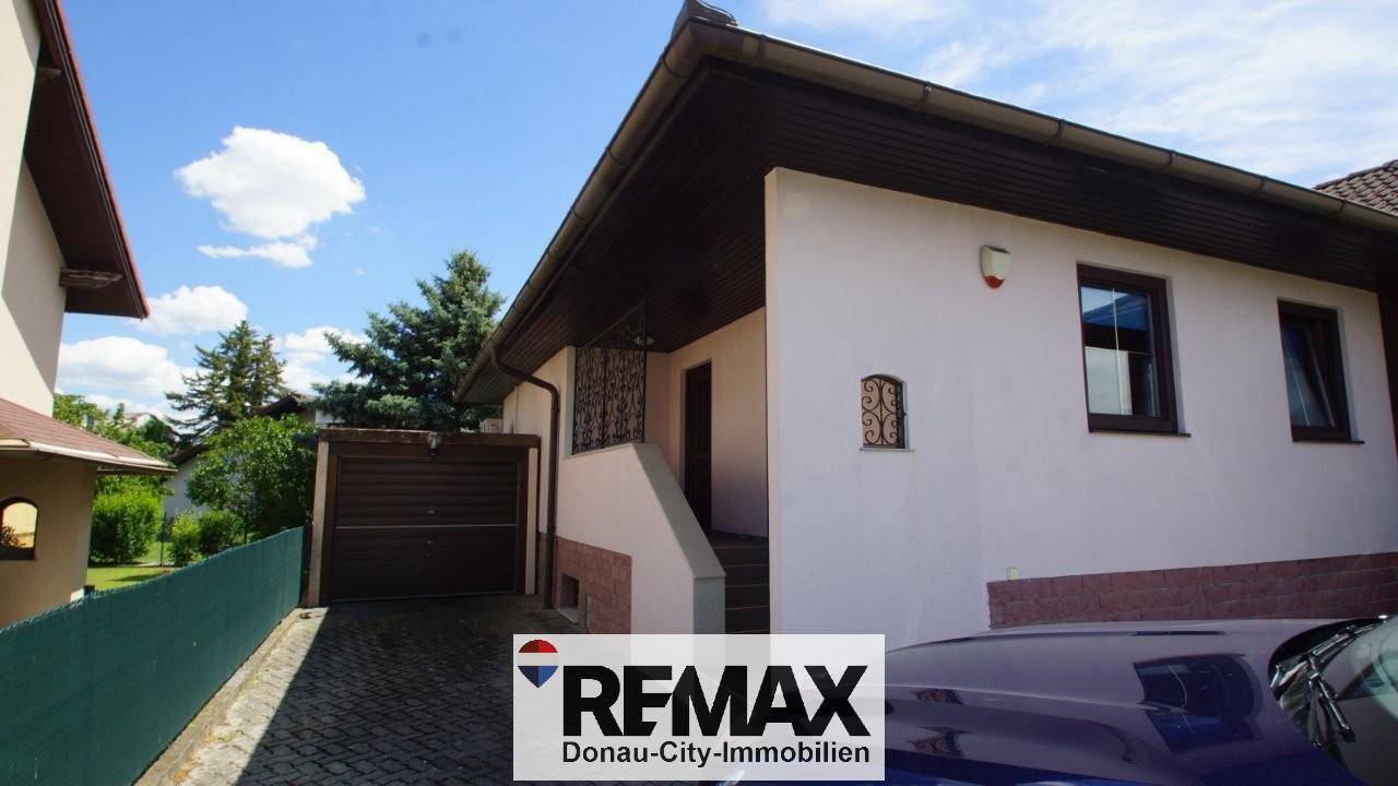 31 Garage Hauseingang EFH 2000