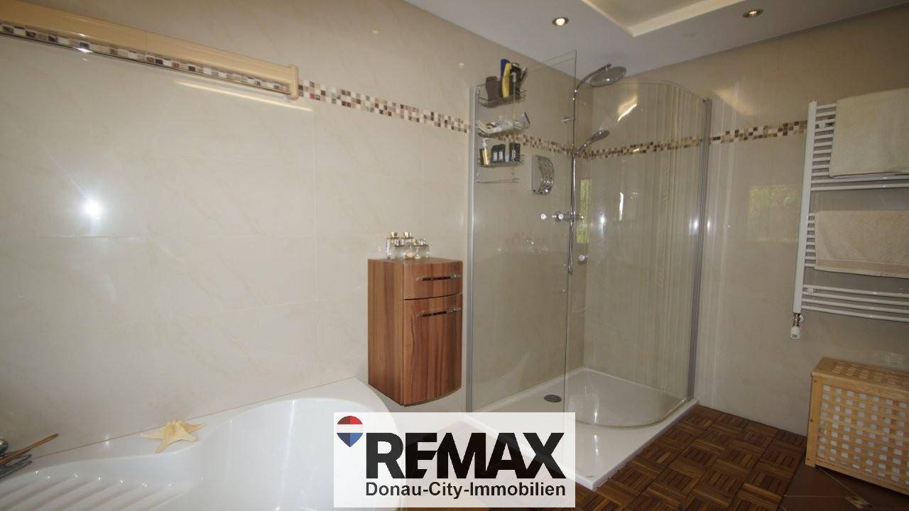 10 Badewanne Walkin-Dusche EFH 2000