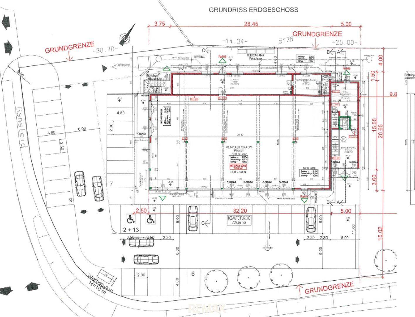 Grundriss des Erdgeschosses eines Geschäftsgebäudes mit Verkaufsraum und Parkplätzen.