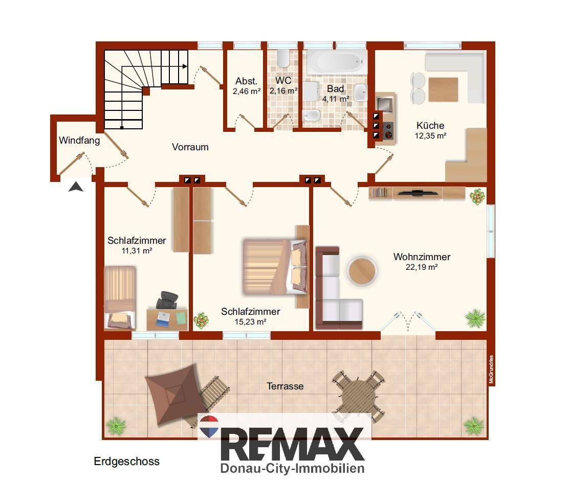 Grundriss des Erdgeschosses mit Wohnzimmer, Küche, Schlafzimmern und Terrasse.