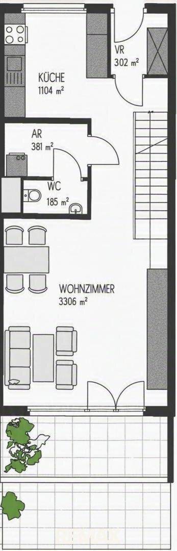 Grundriss des Erdgeschosses mit Küche, Wohnzimmer, WC und Terrasse.