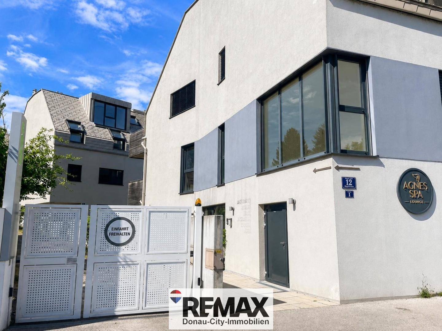 17 Wohnhausanlage