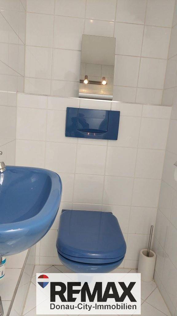 13 WC mit Waschbecken DG ETW 1220