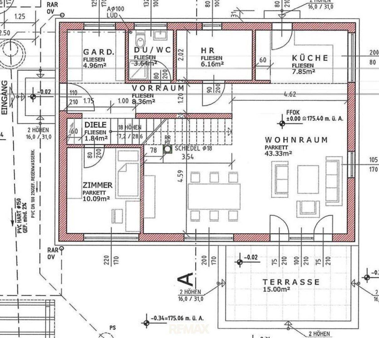 Grundriss des Erdgeschosses mit Wohnraum, Küche und Terrasse.
