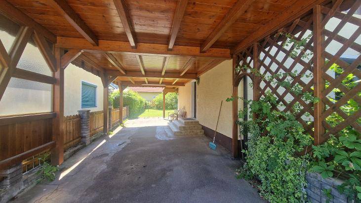Zweifamilienhaus mit großem Keller, Garten und Carport-nur wenige Minuten von Klagenfurt entfernt. - View 3
