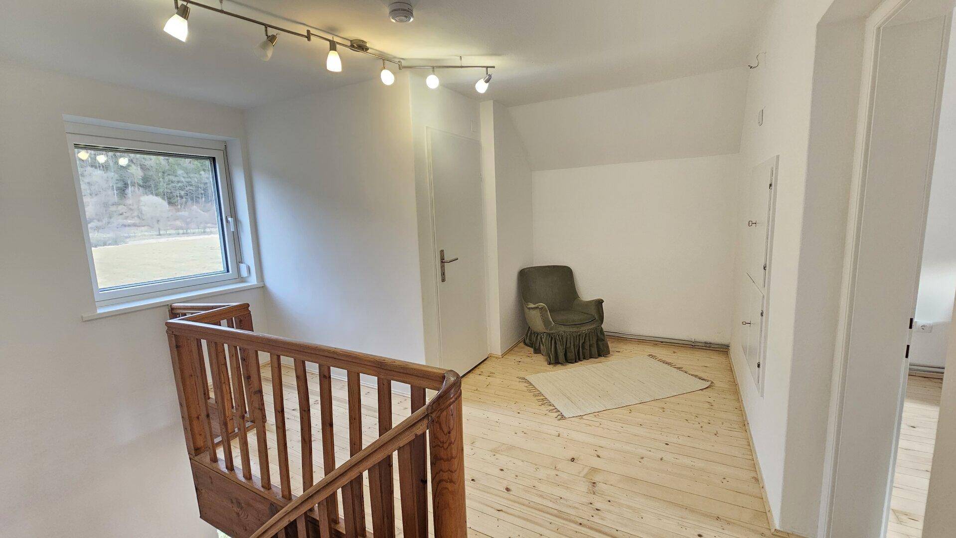 OG - Vorzimmer - Haus - Molzbichl - mieten