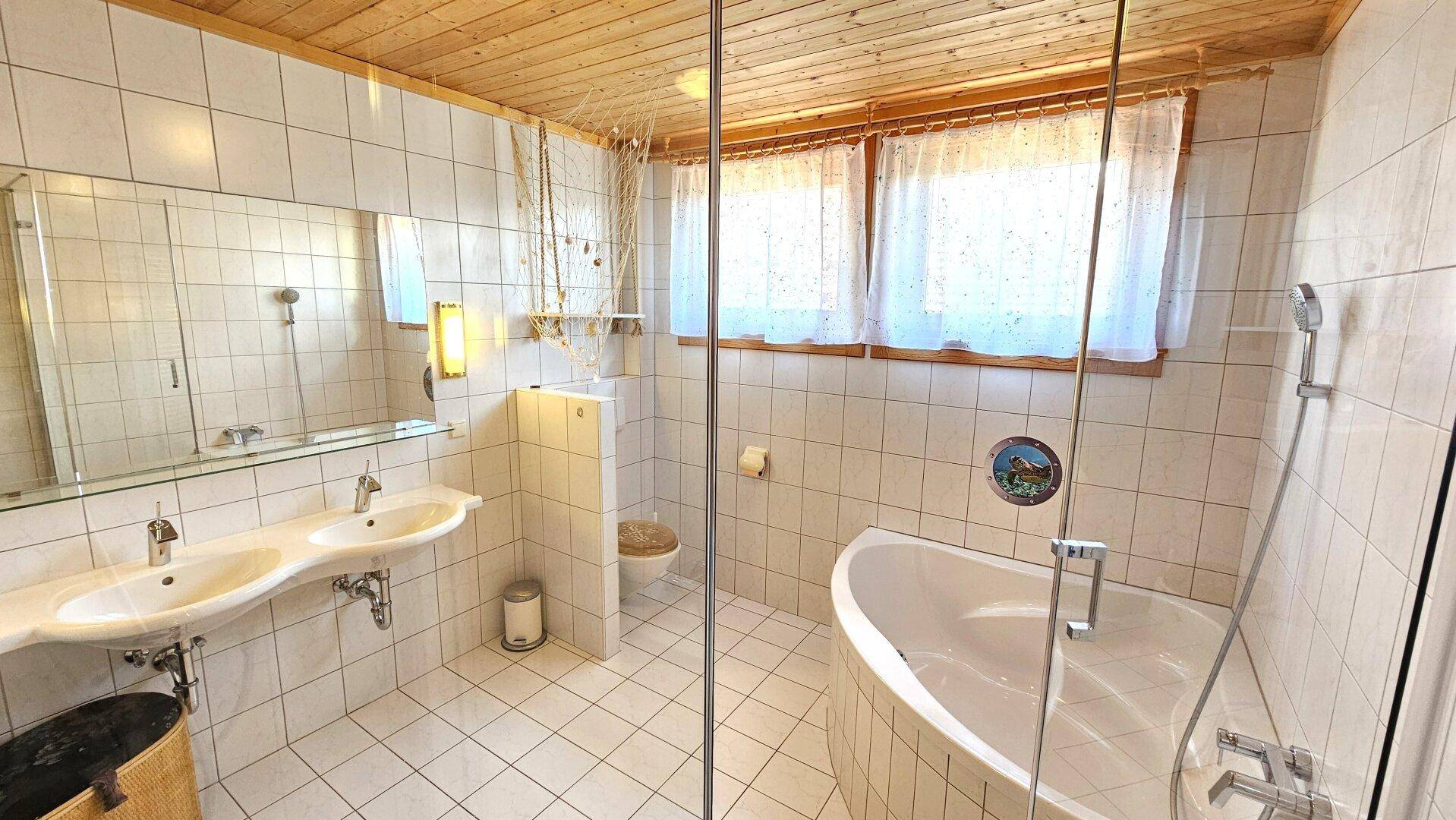 Badezimmer - OG - Haus - Lammersdorf - kaufen