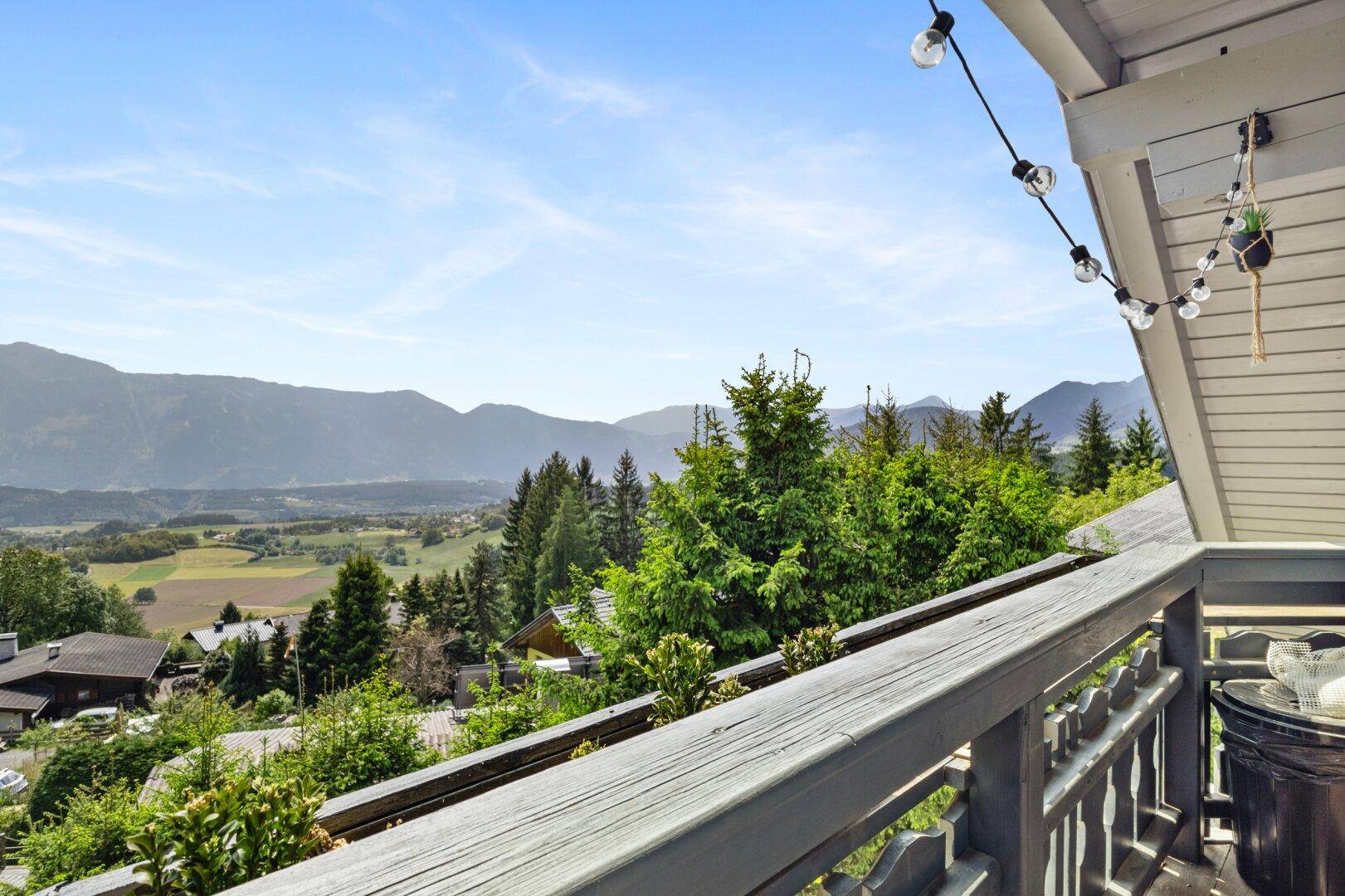 Ihr neuer Rückzugsort in Seeboden. Mit einem Weitblick auf die Berge und Umgebung. - Ansicht 2