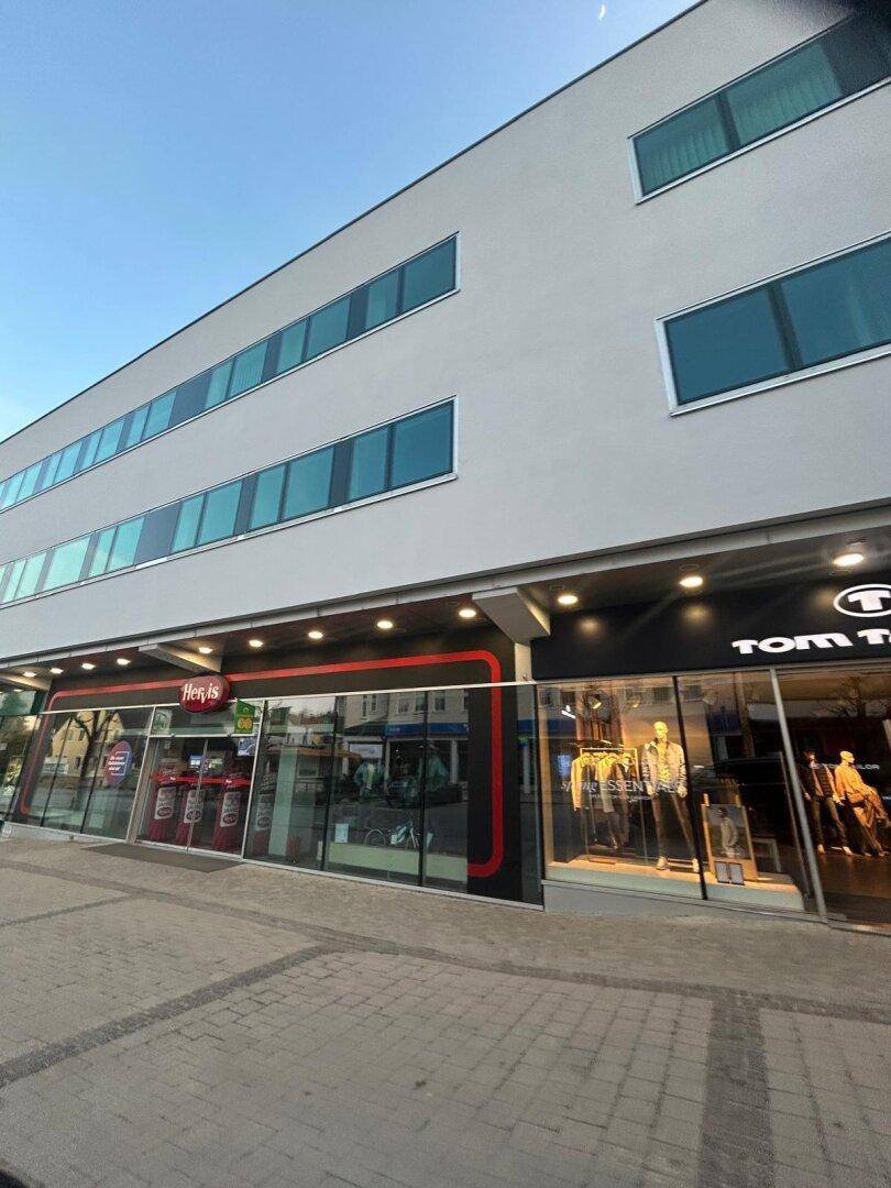 Modernes helles Büro 173 m² mit Lagerraum und Aufzug, Klimaanlage &amp; optional Tiefgarage in Feldkirchen zu vermieten! - Ansicht 3