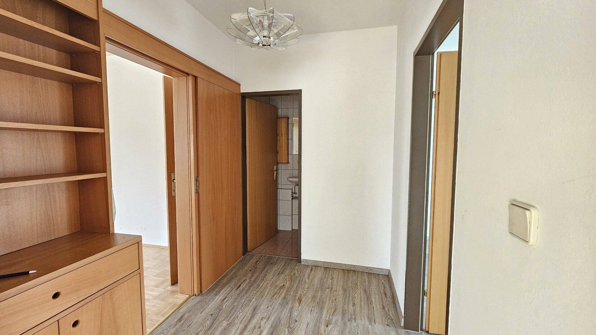 Vorzimmer 1. Etage - Wohnung - Seeboden - kaufen