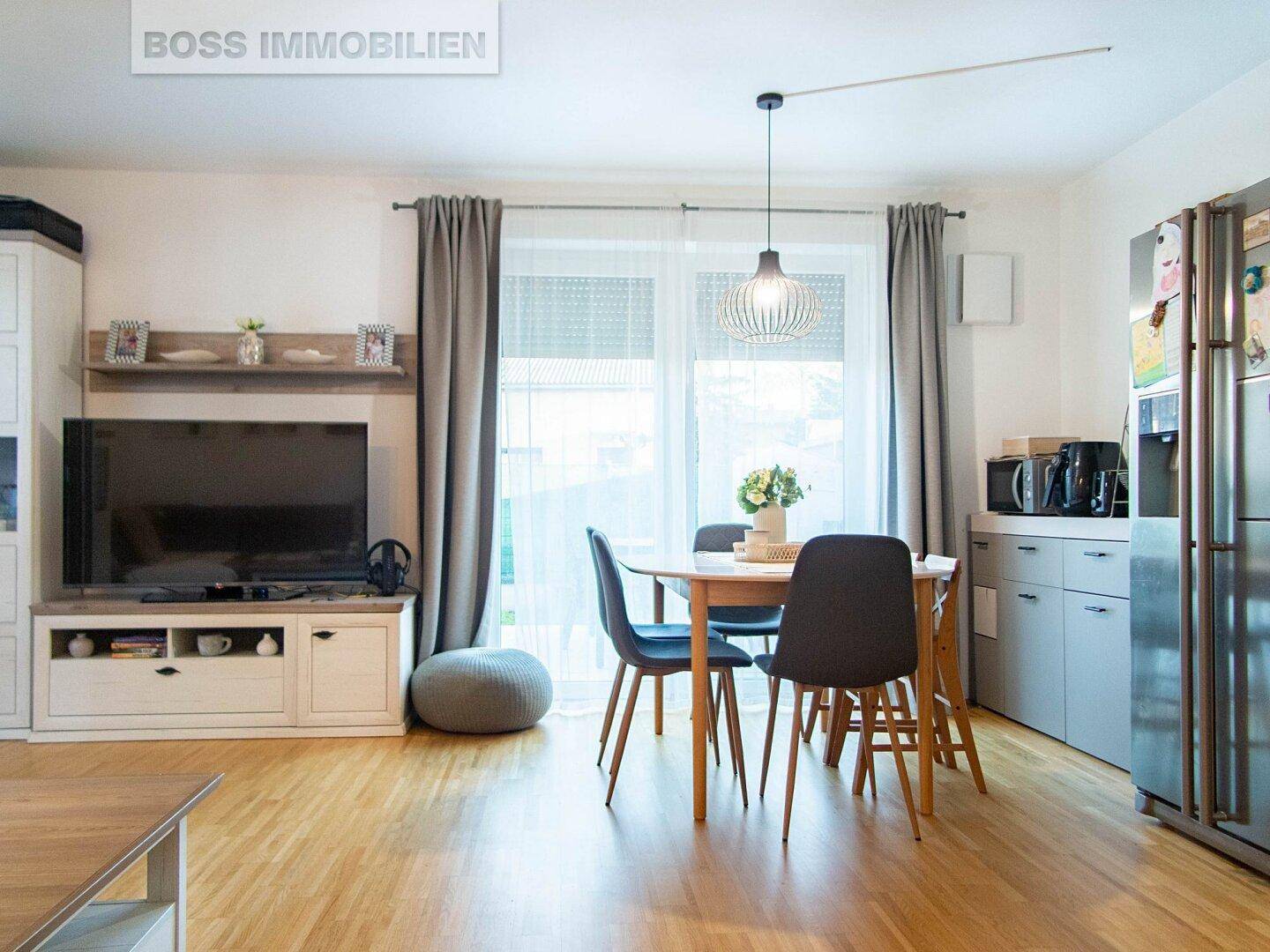 11 Wohnzimmer