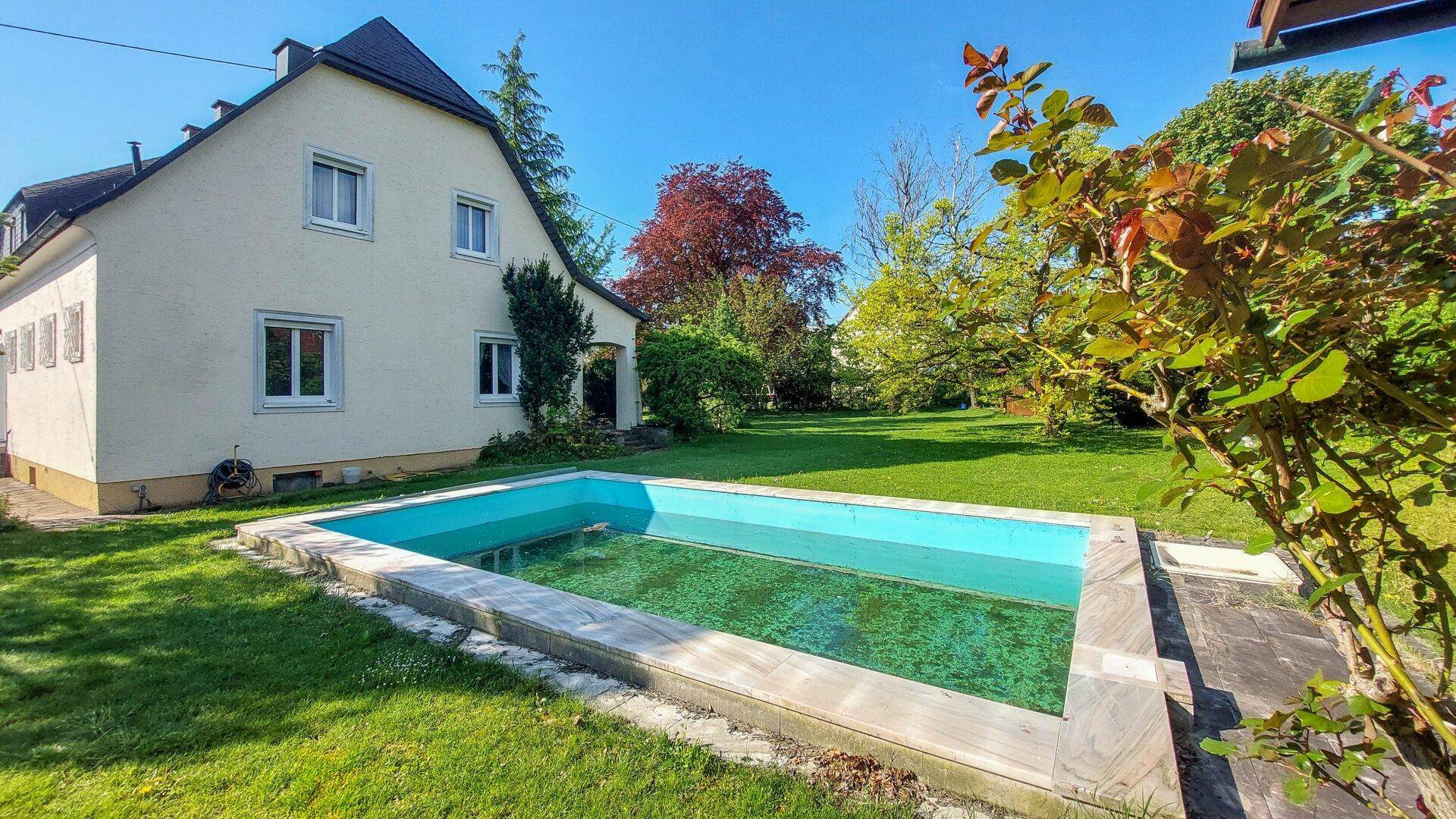 76 Pool