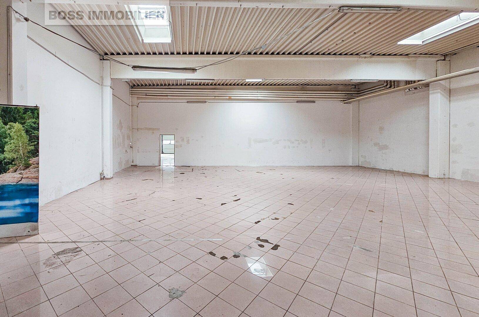 Großzügige Gewerbefläche mit 979 m² in stark frequentierter Lage an der B1 – pohled 5