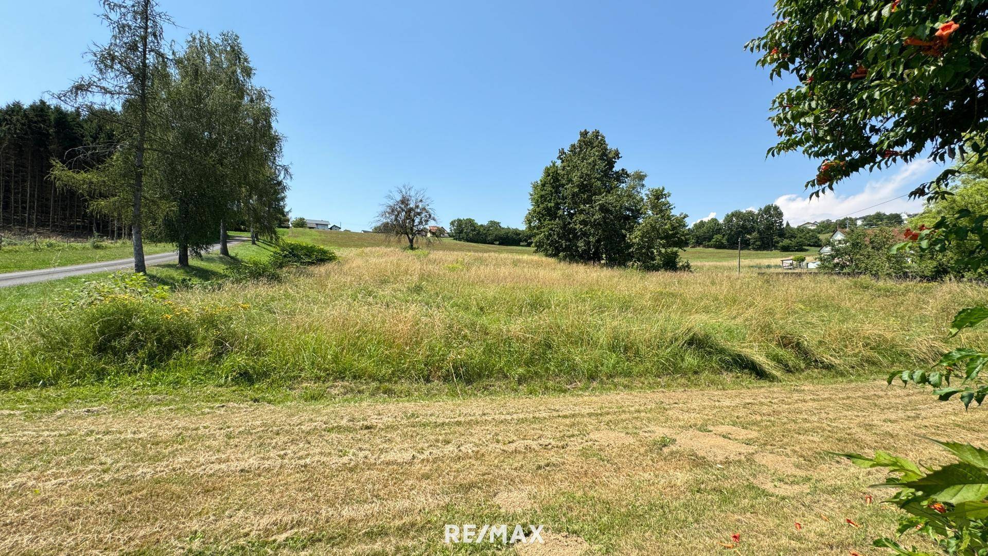 hintere Garten mit eigener Zufahrt