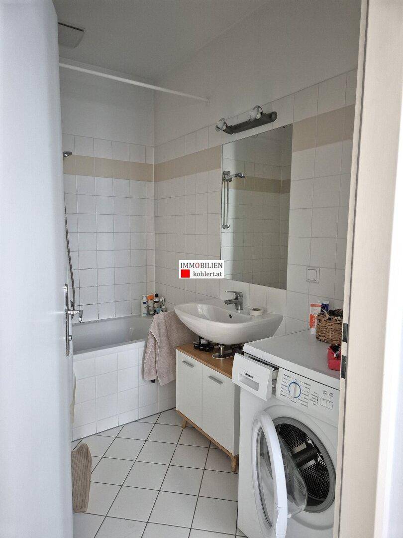 SUPERMIETE, SCHÖNE 2-ZIMMERWOHNUNG, ALLE NEBENRÄUME, GUTE ÖFFENTLICHER ANBINDUNG! - Mehr