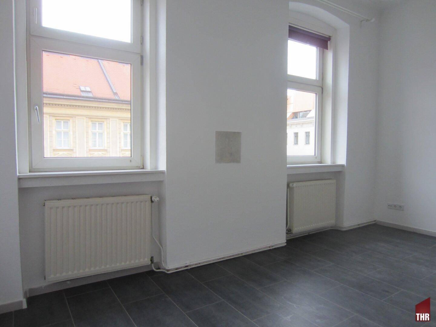 https://pictures.immobilienscout24.de/prod.www.immobilienscout24.at/pictureserver/loadPicture?q=70&id=012.0012000001E3rBK-1735821571-020bece674d2439cb79bc5511a27bd35