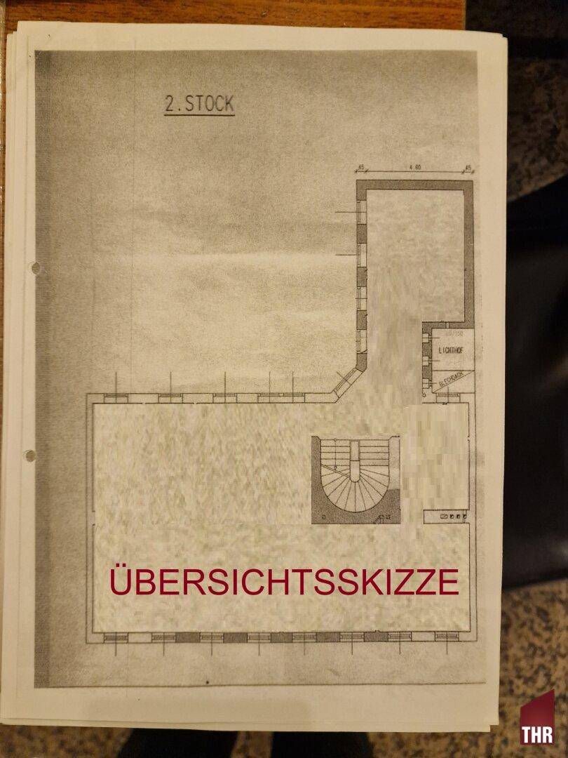 Grundrisszeichnung des zweiten Stocks mit einer Übersichtsskizze des Layouts.