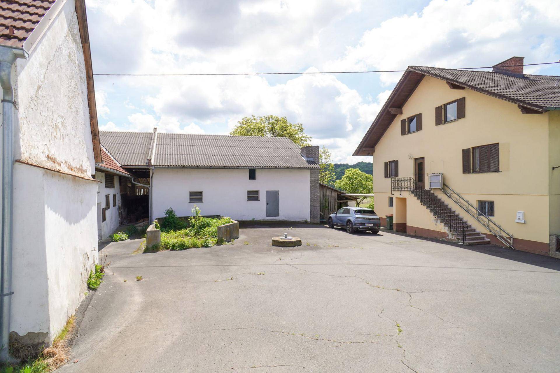 Nähe Riegersburg: Wohnhaus mit geräumigen Nebengebäuden und großem Garten - Widok 4
