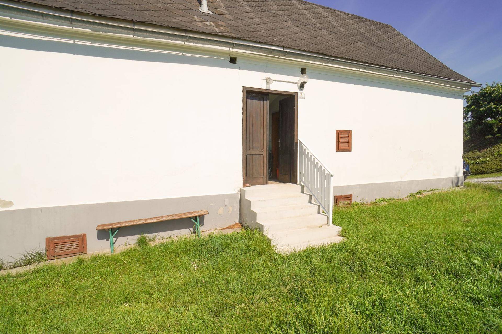 Traumhafte Liegenschaft mit Kellerstöckl und Blick auf die Riegersburg - Ansicht 6