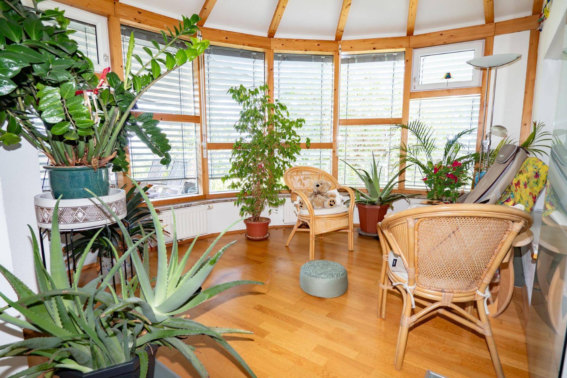 Hart bei Graz: Wohnen mit Fernblick – Großzügiges Wohnhaus mit Einliegerwohnung und Pool - Ansicht 4