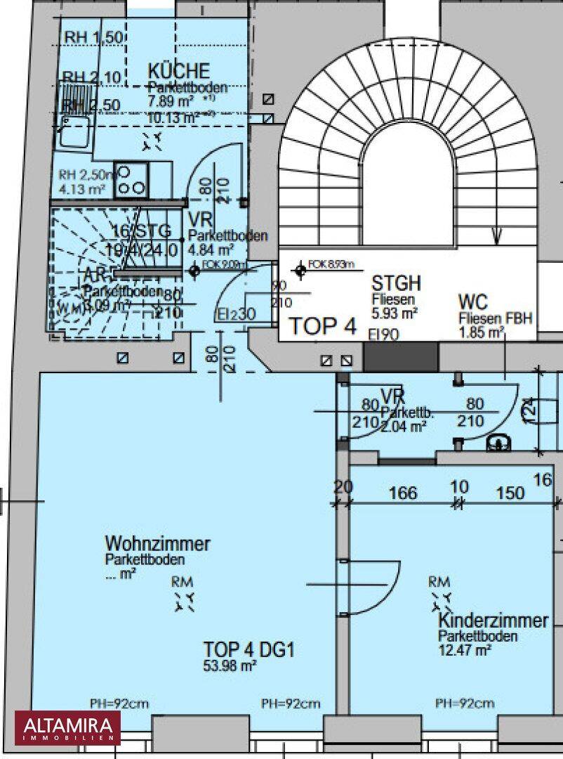 Grundriss der ersten Ebene mit Küche, Wohnzimmer, Kinderzimmer und separatem WC.
