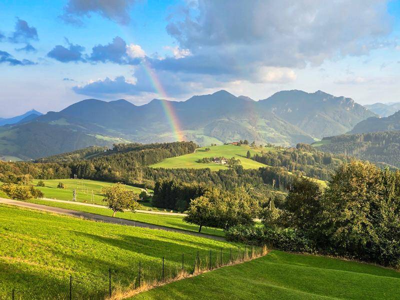 Traumhaftes Grundstück mit traumhaftem Berg-Panorama. - Ansicht 2