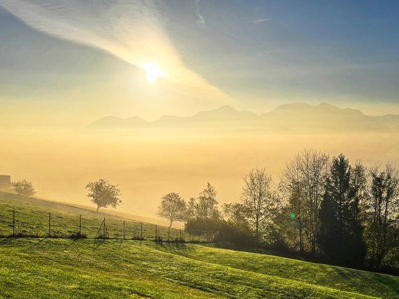 Traumhaftes Grundstück mit traumhaftem Berg-Panorama. - Ansicht 3