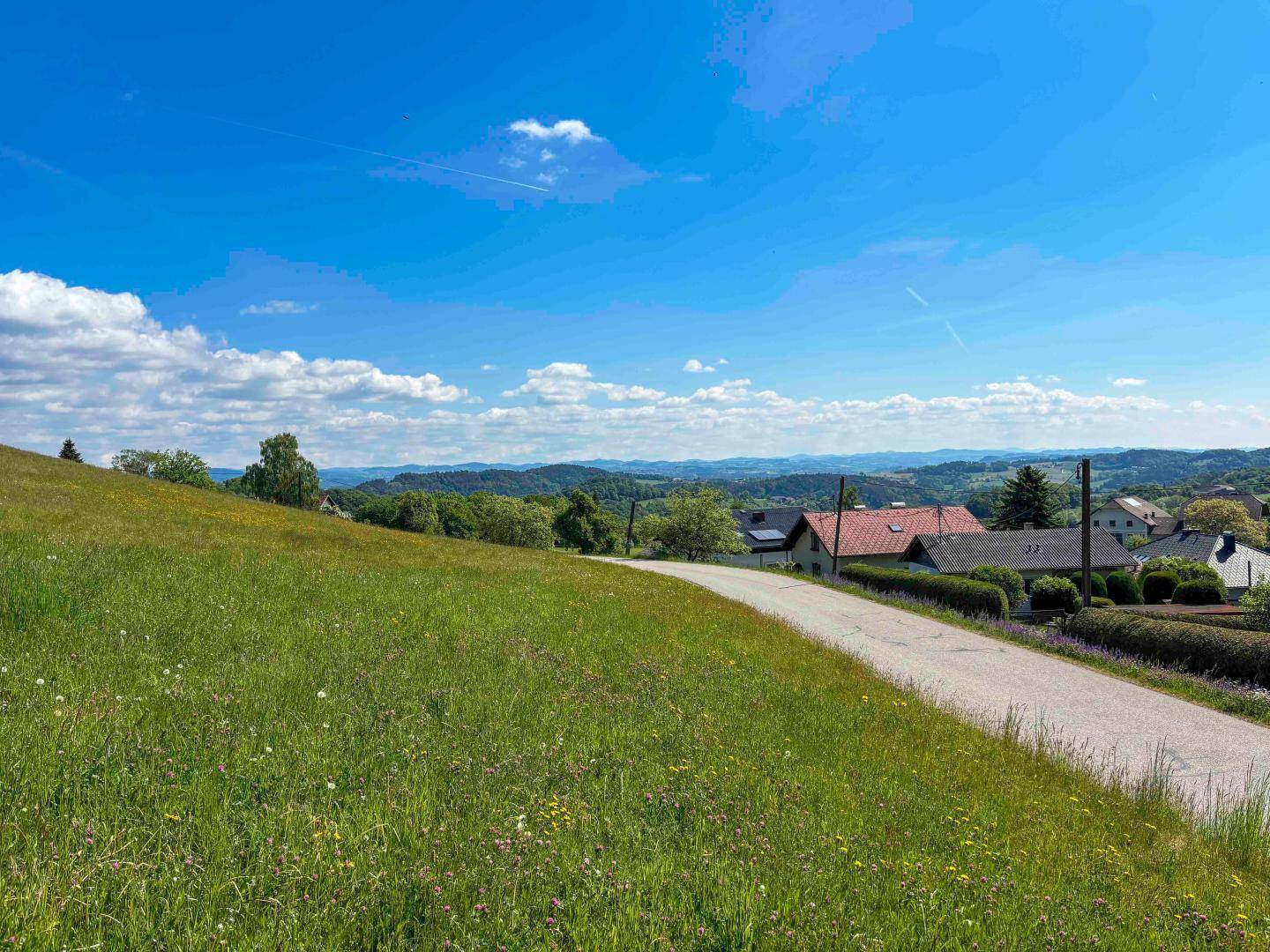 Sonniges Grundstück: Vielseitig mit rund 1000 m². - Ansicht 4