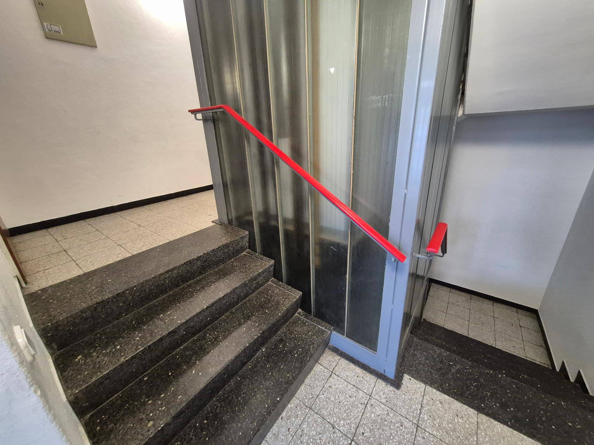 Attraktives Büro mit Balkon – pohled 4