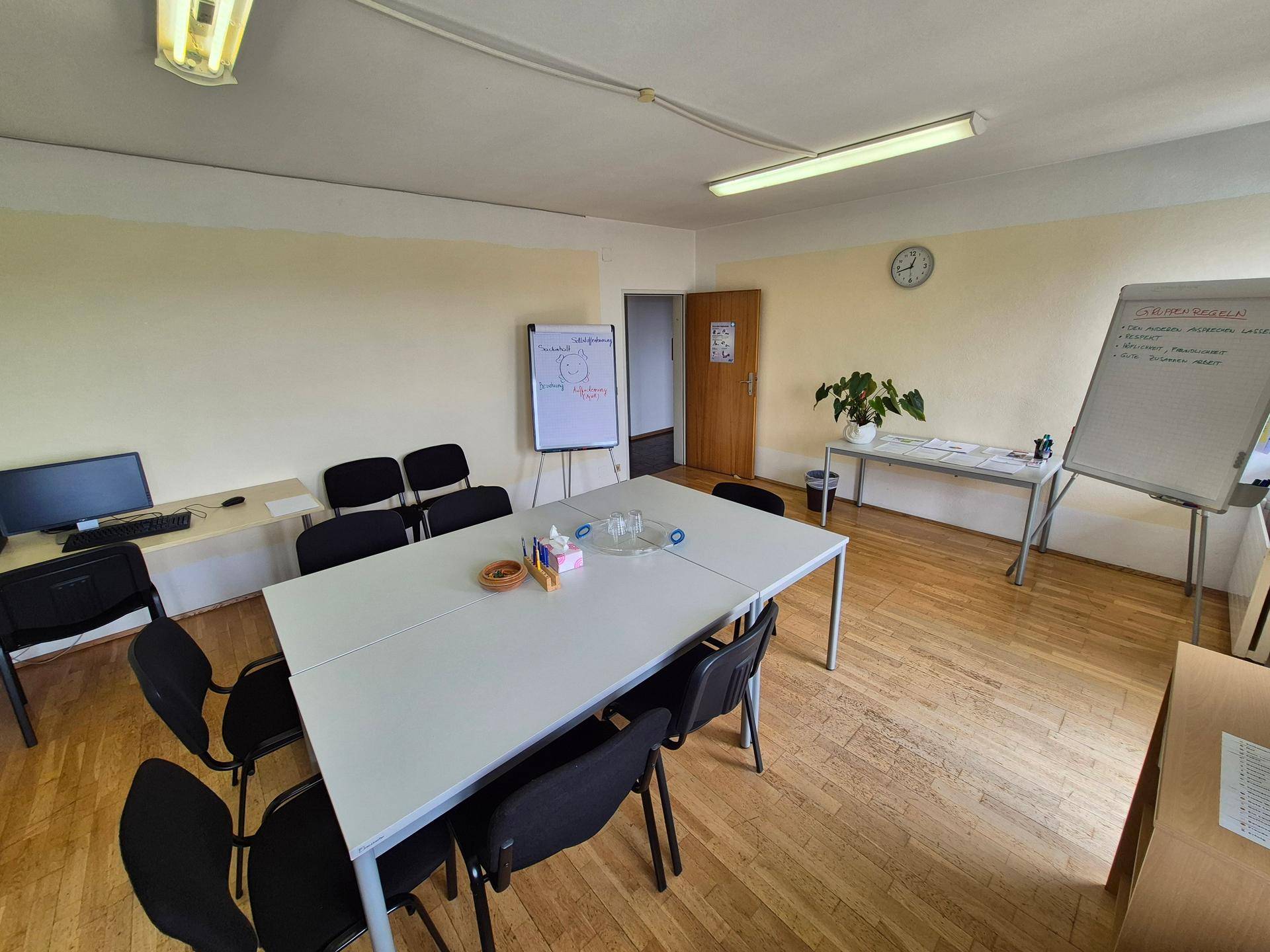 Attraktives Büro mit Balkon – další