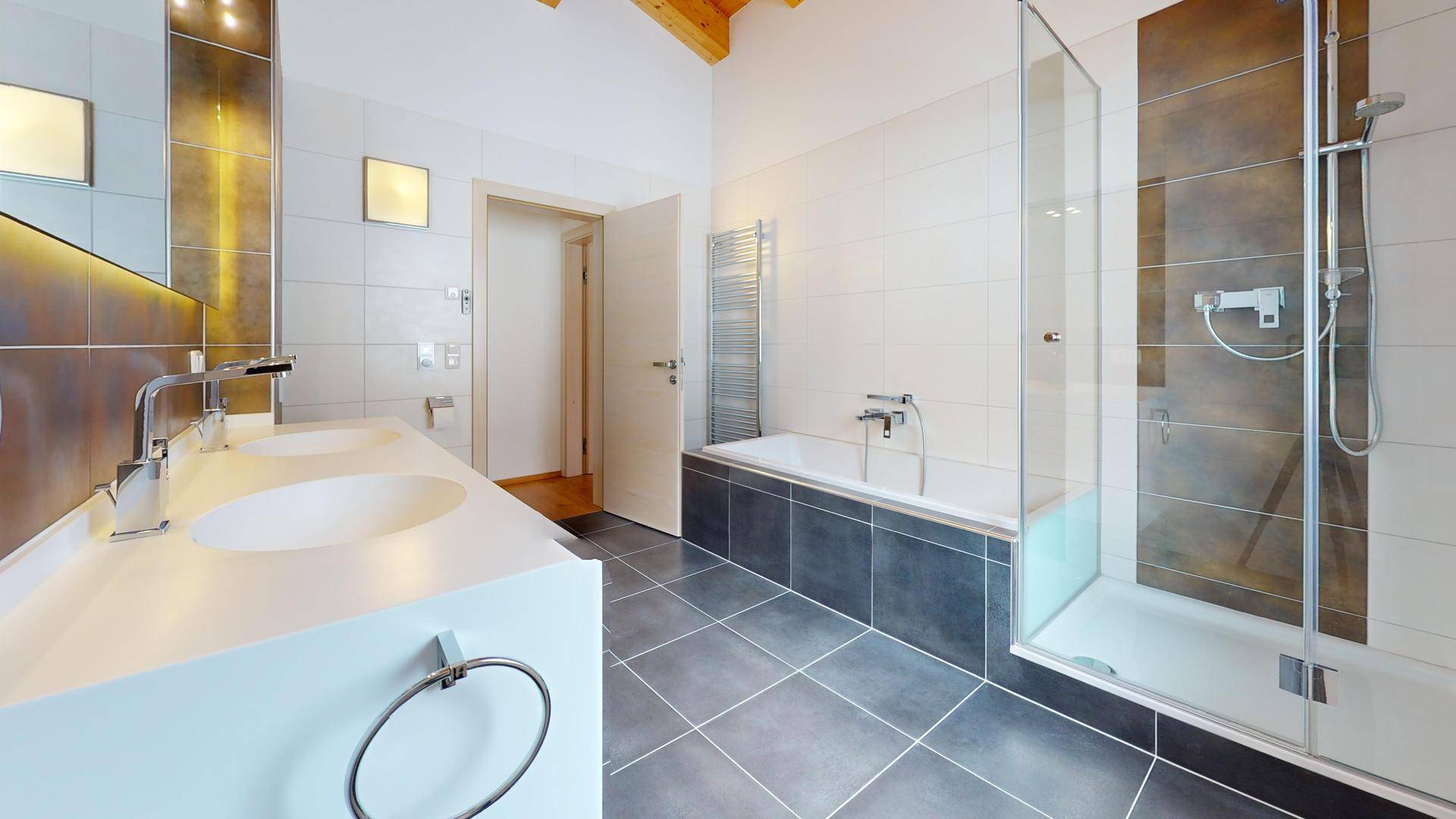 Exklusive-Penthousewohnung-nahe-den-Kitzbuheler-Alpen-Bathroom 1