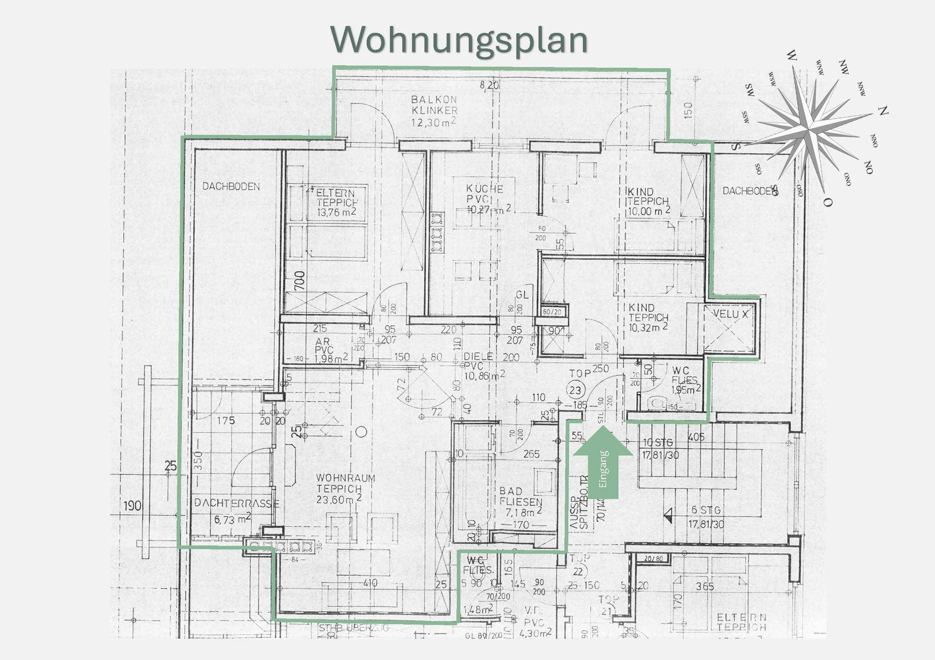 Grundrissplan einer Maisonette-Wohnung im Dachgeschoss mit Balkon, Dachterrasse und mehreren Zimmern.