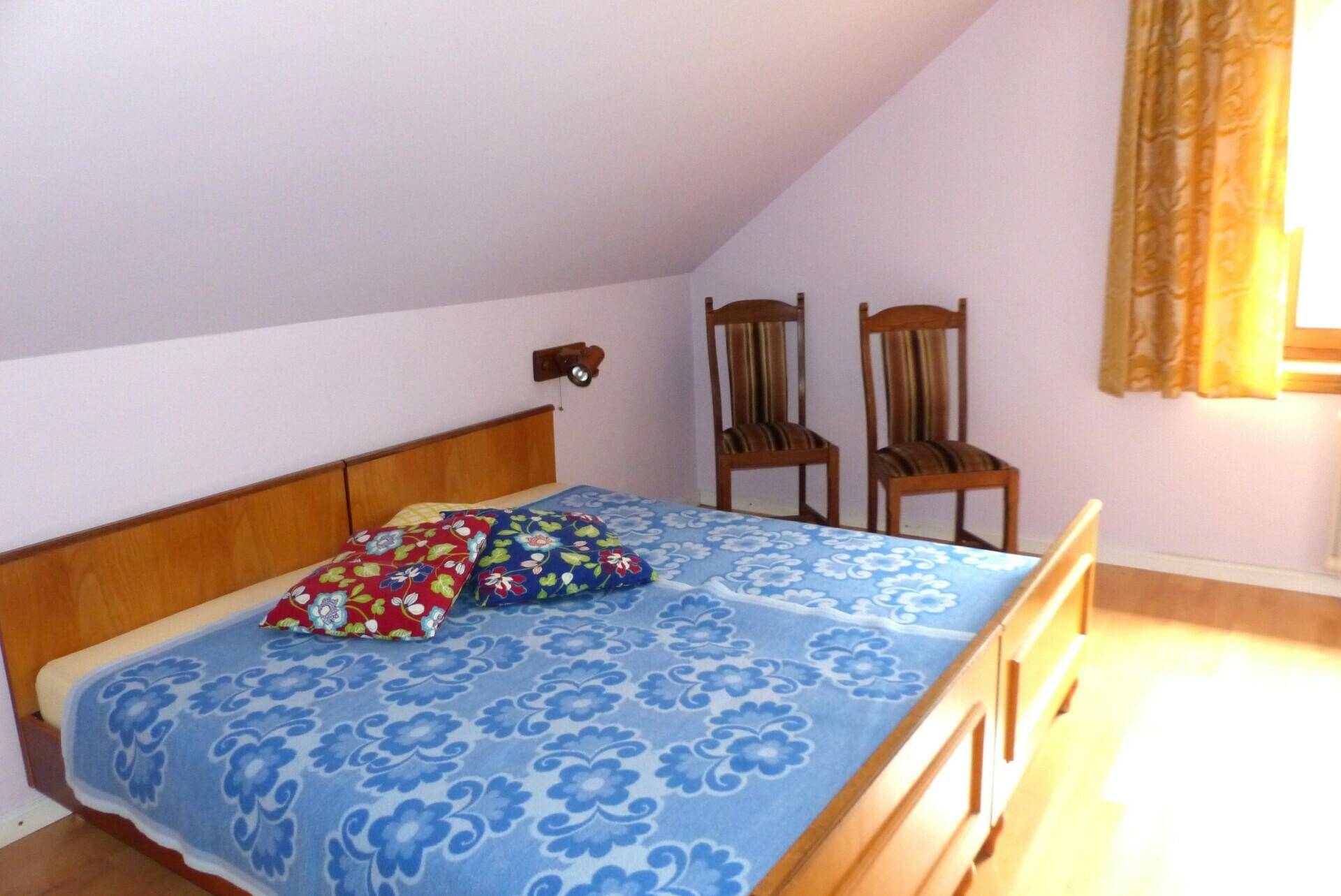 Schlafzimmer DG