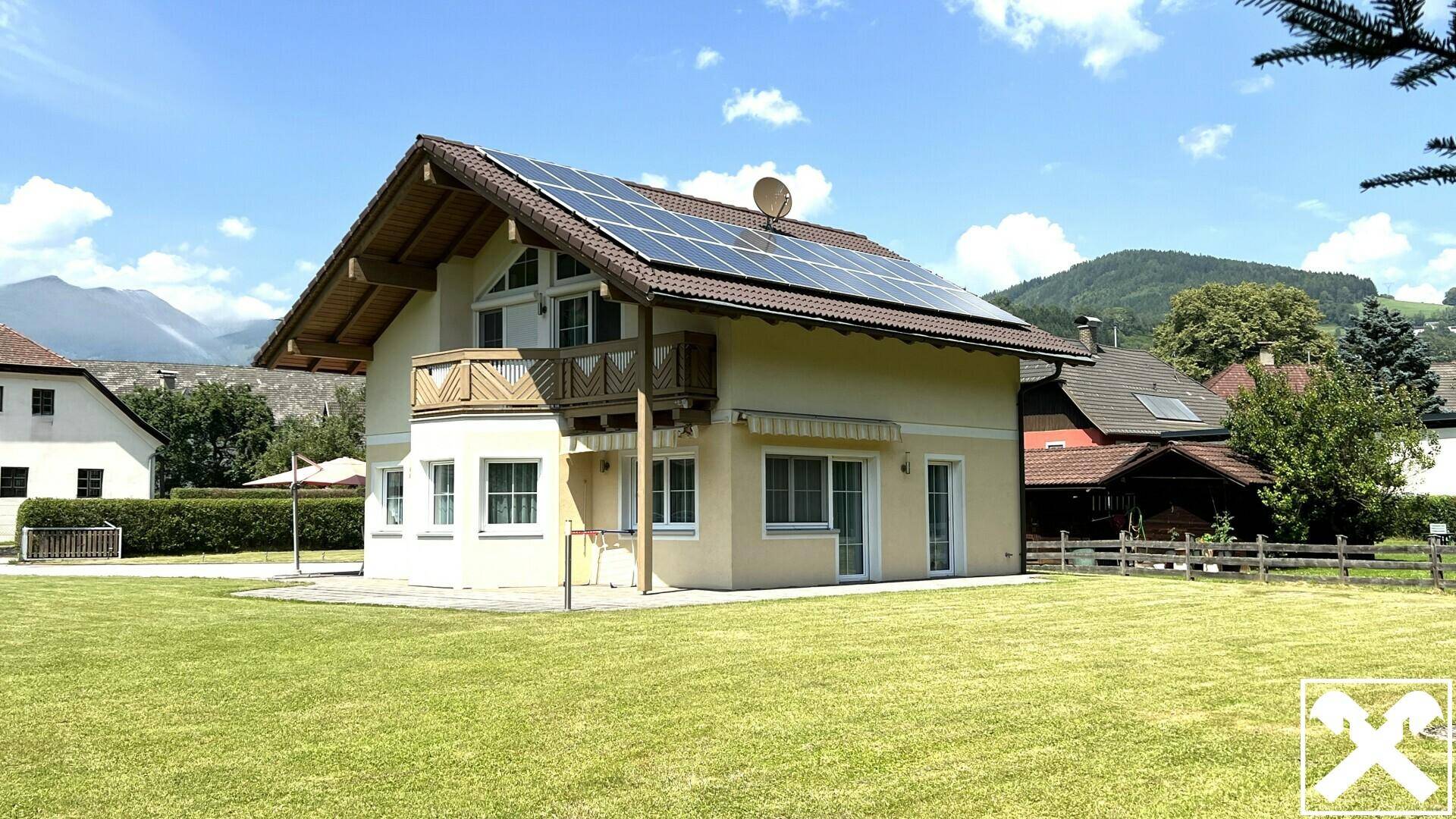 Wohnhaus mit Photovoltaikanlage