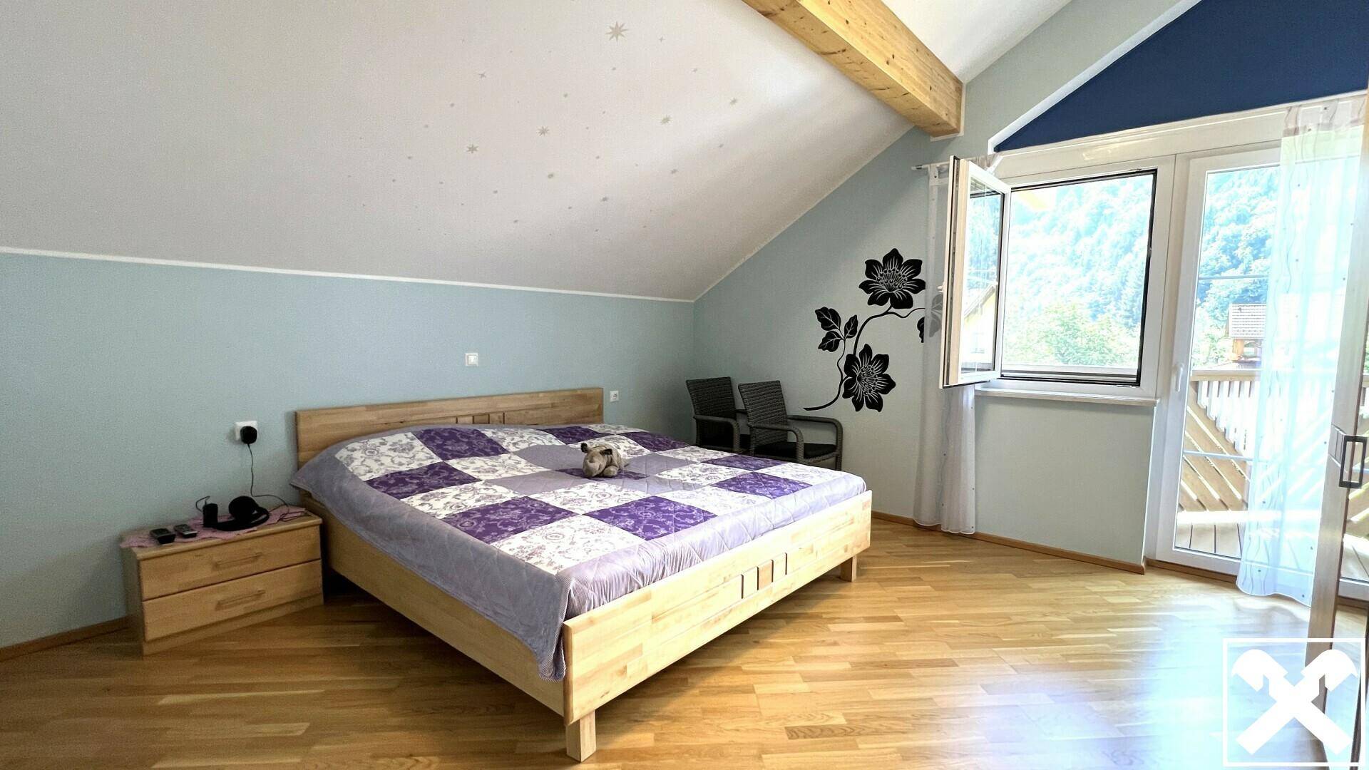 Schlafzimmer 1