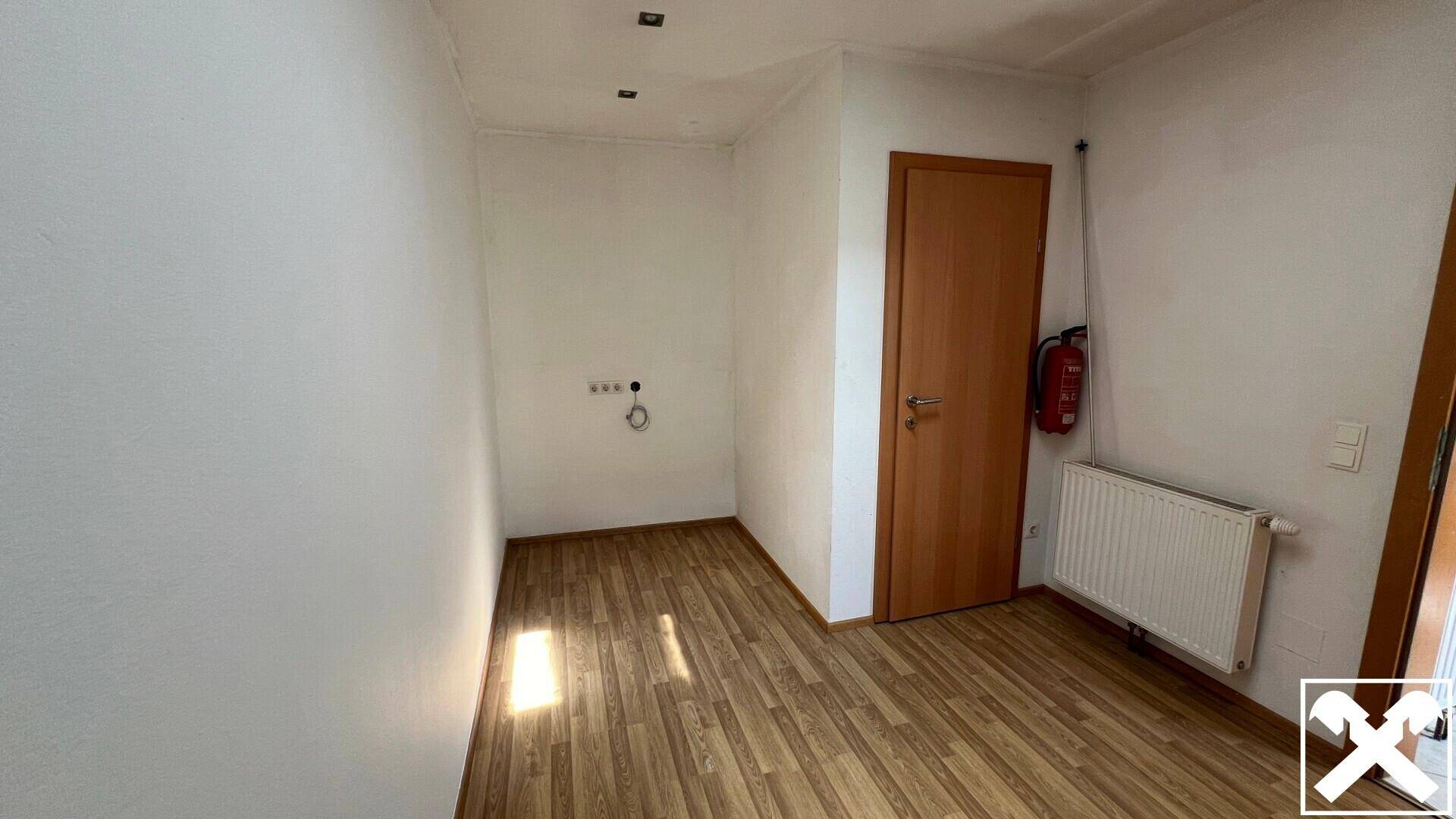 Kleines Zimmer oder Büro mit separatem WC