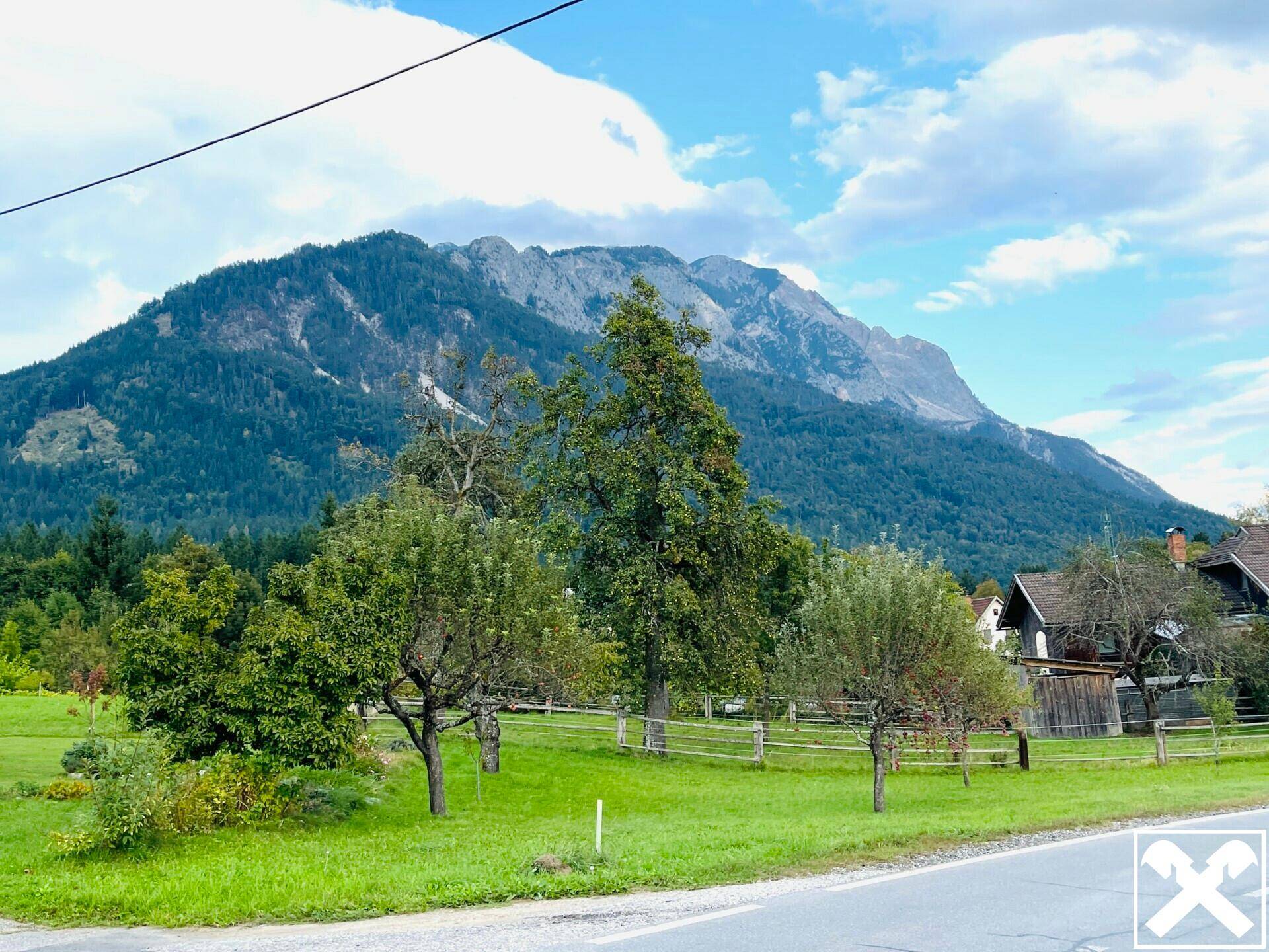 ... mit Blick nach Westen auf den Dobratsch