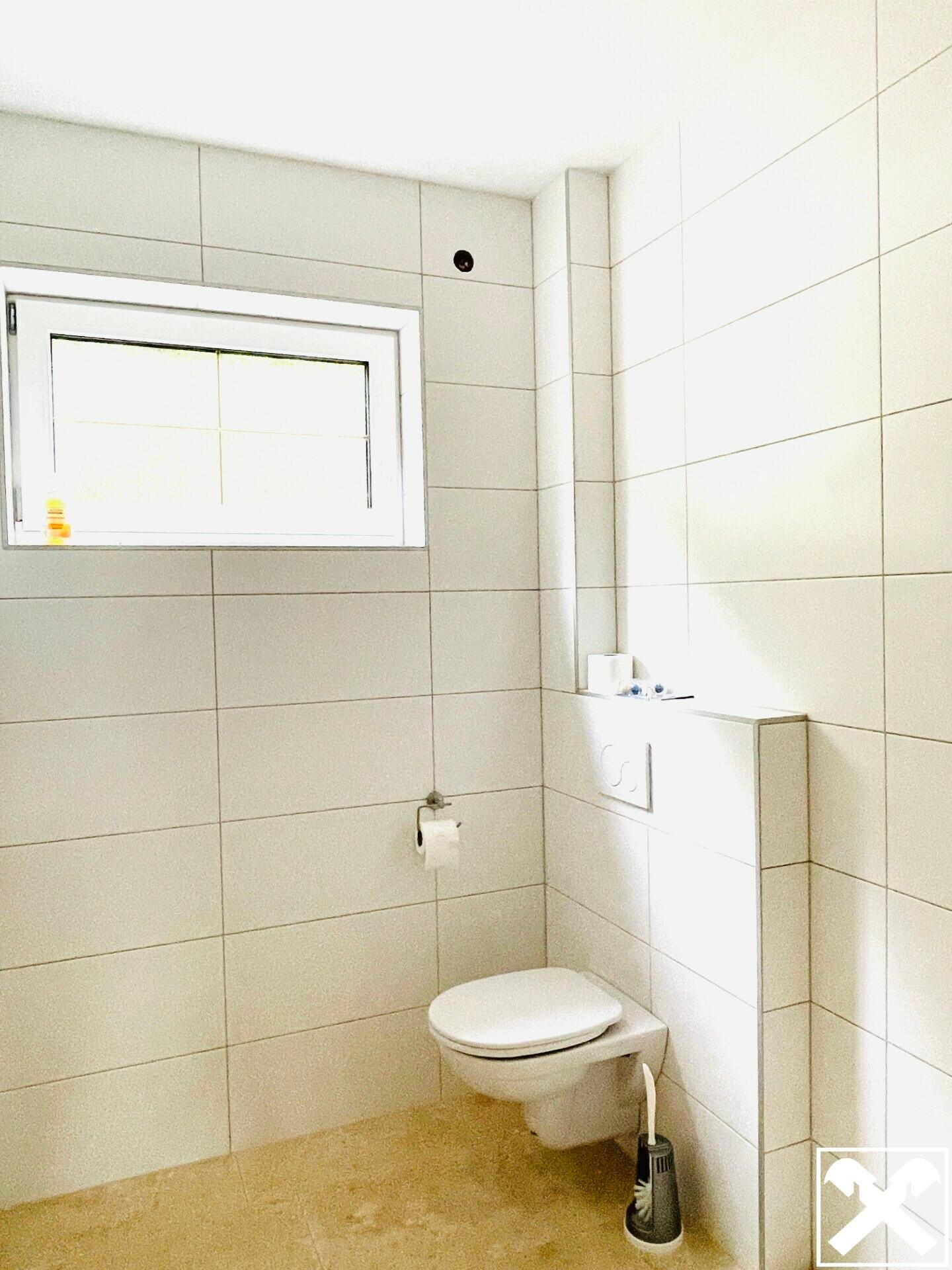 Gäste WC mit Dusche im Erdgeschoss