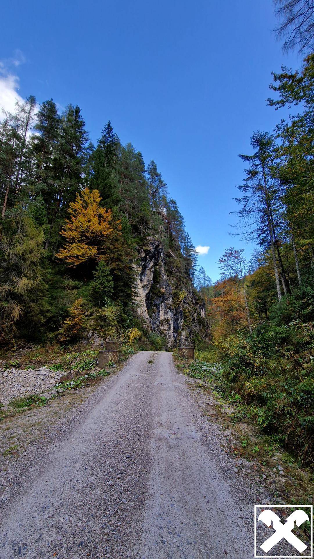 Öffentlicher Zufahrtsweg im Osten