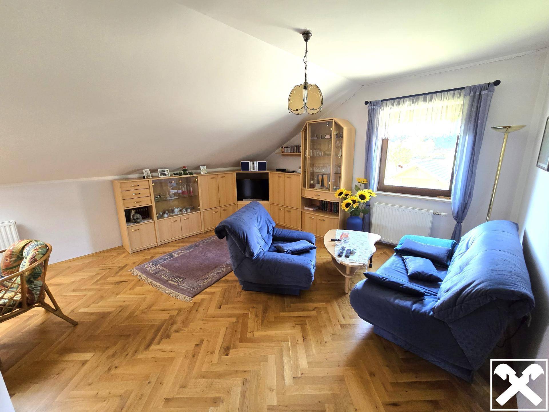 Wohnzimmer (DG)