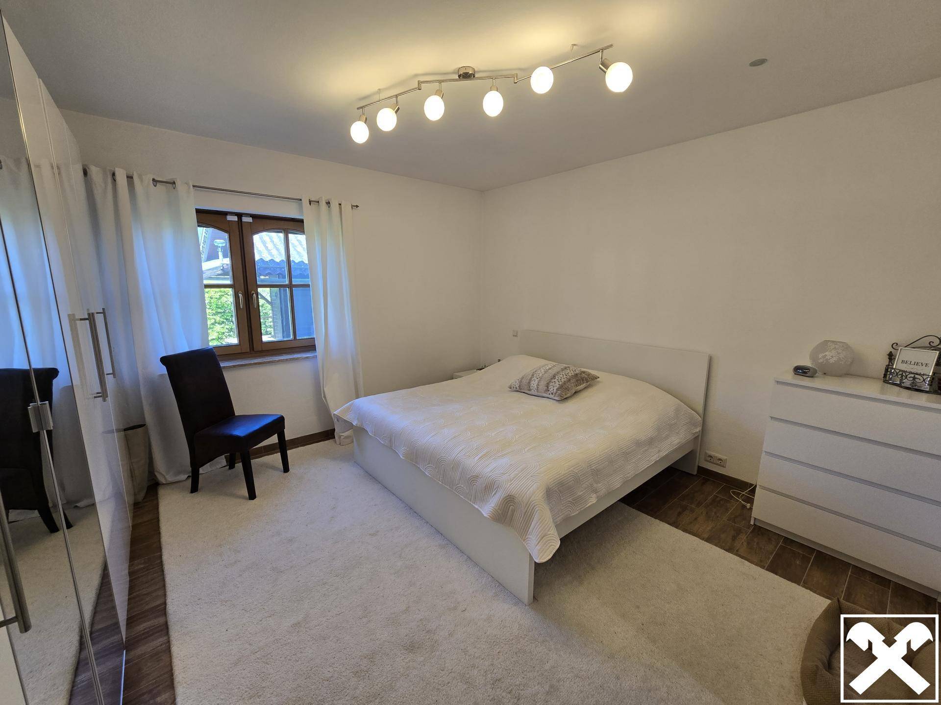 Schlafzimmer (EG)