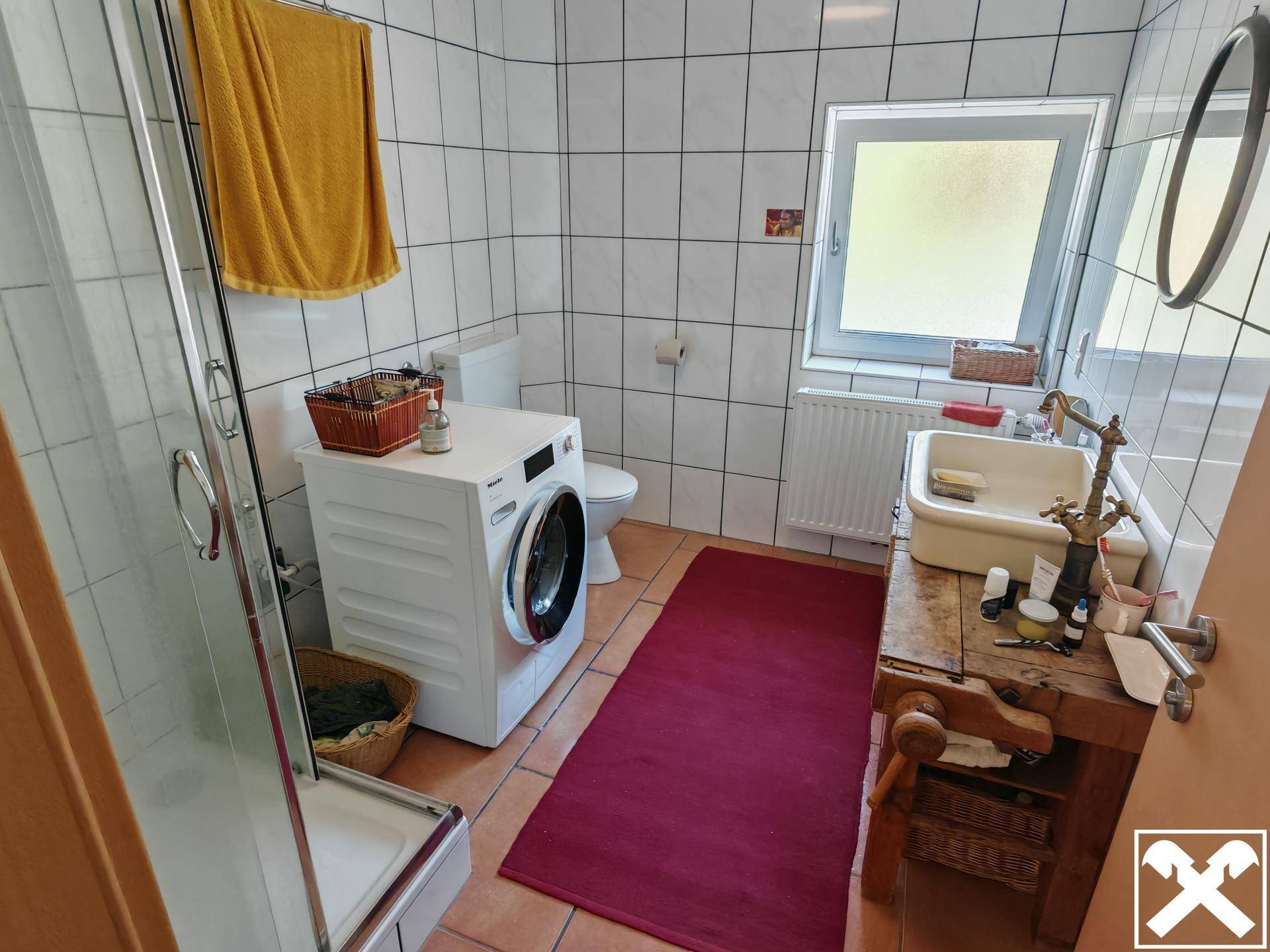 Bad mit Dusche und WC Nebengebäude (OG)