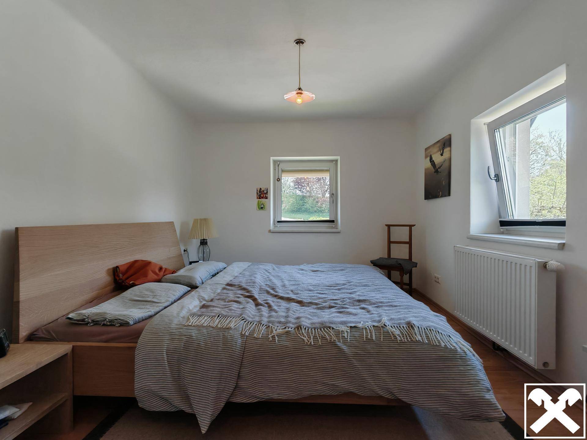 Schlafzimmer Nebengebäude (OG)