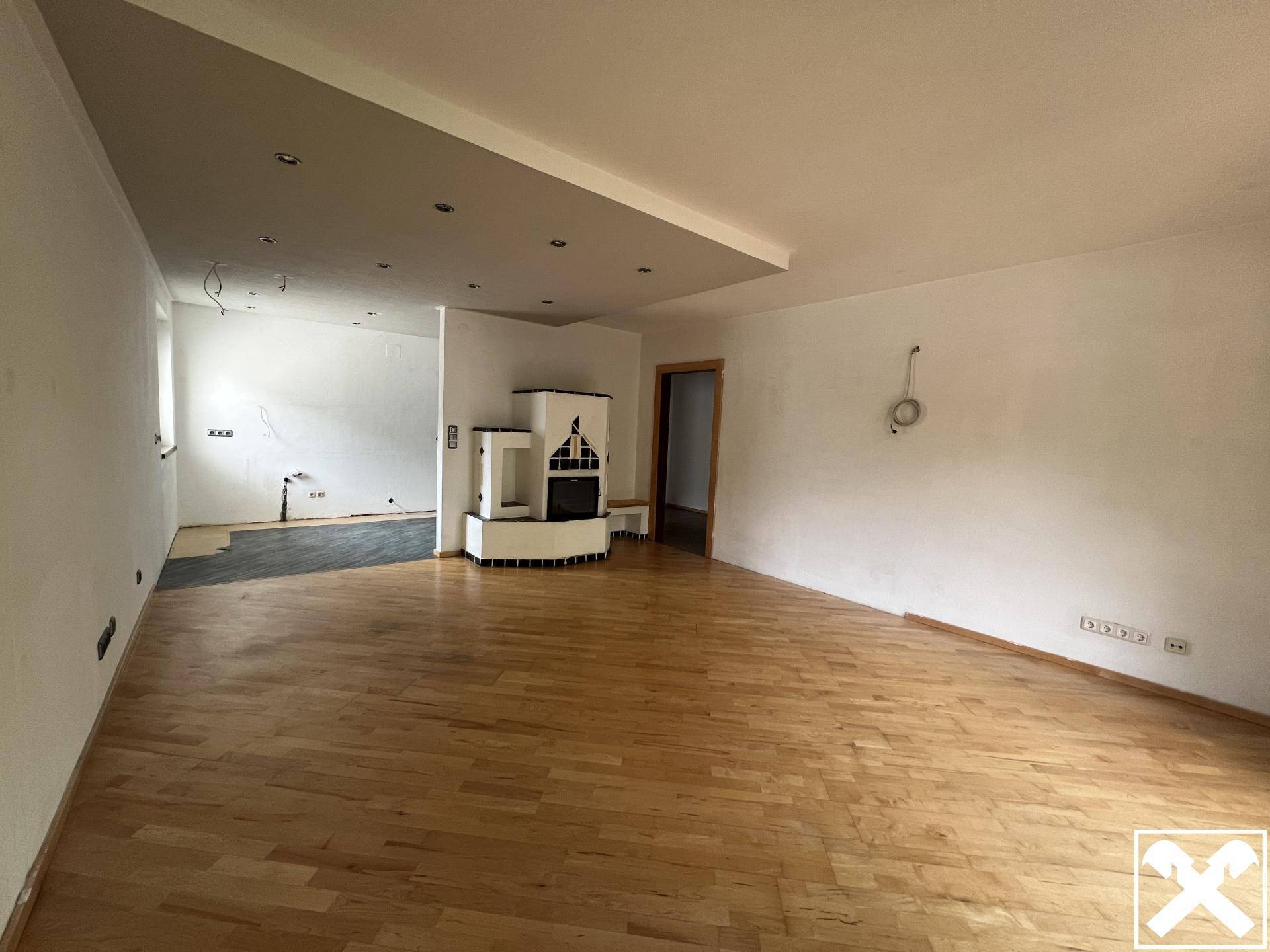 Wohnzimmer mit Kachelofen